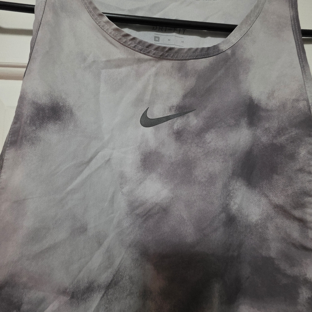 Nike Icon Clash City Sleek Womens Tank Size M - Picture 3 of 8